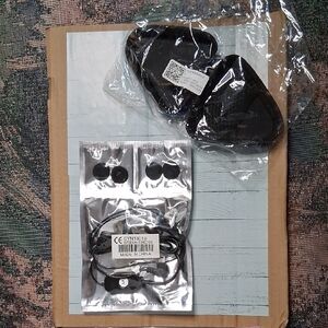 Motorola Mini USB Hajds Free Headphones And Bonus Carry Case.